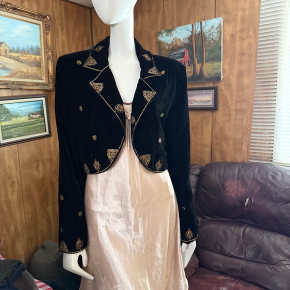 Anne Carson Jackets & Blazers - Anne Carson Black Velvet Embroidered Blazer Bolero